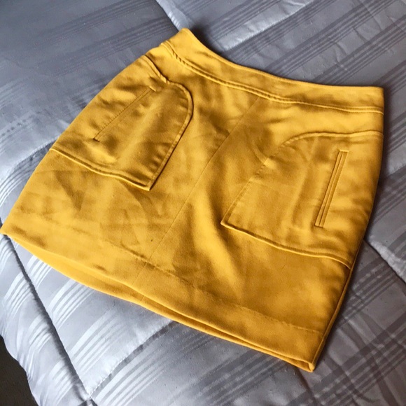 Yellow mini skirt - Picture 1 of 1